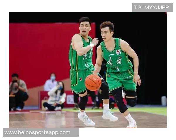 CBA新赛季明星球员争夺战赵睿郭艾伦胡明轩赵继伟占据买脚名额